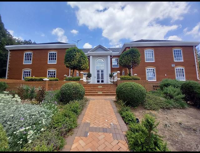355M² OFFICE TO LET IN BRYANSTON